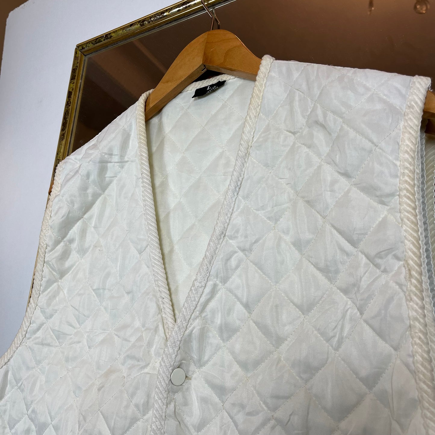 Light puffer vest