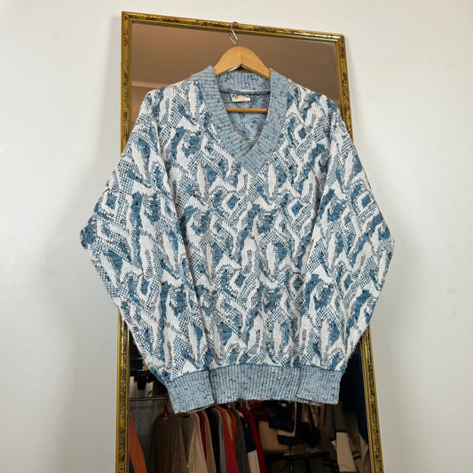 Patterned V neck sweater