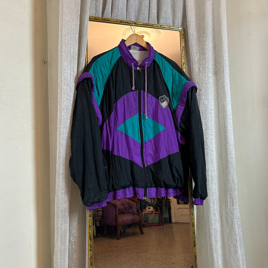 Funky windbreaker with removable sleeves