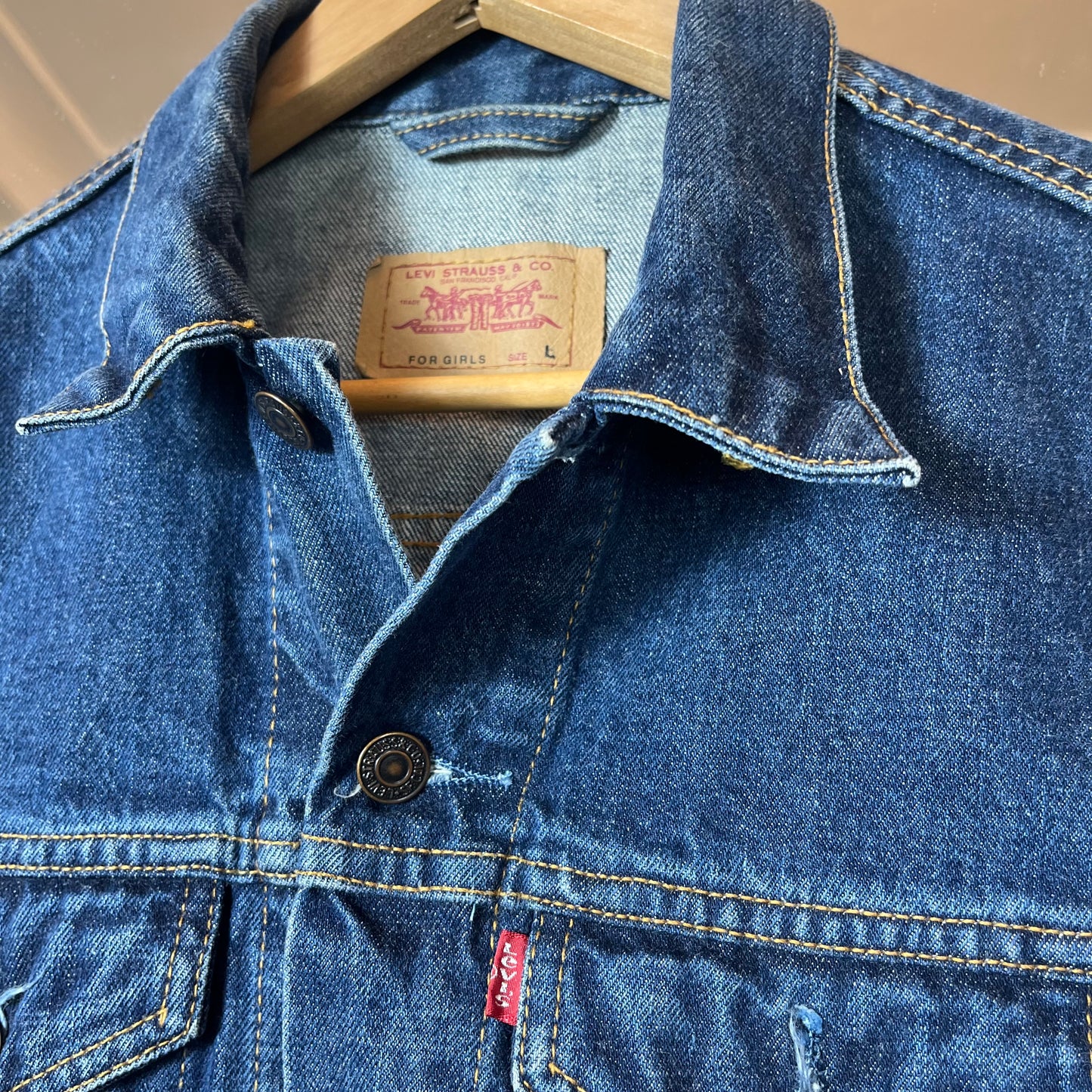 Levis denim jacket (ladies)
