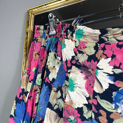 Flower patterned skirt with pockets