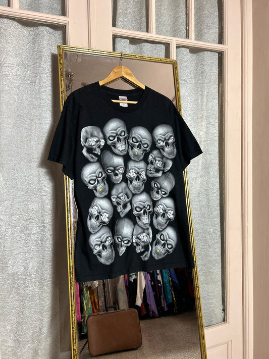 Skull pile T-shirt