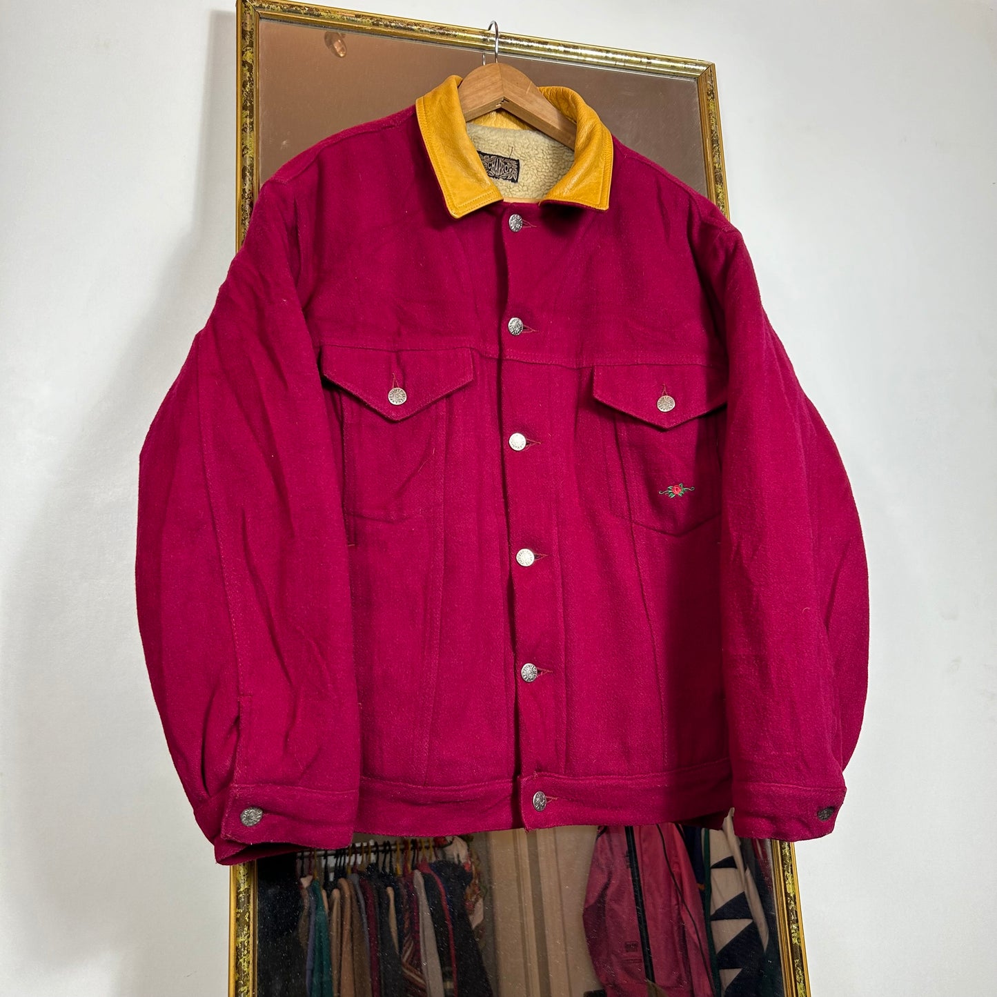 Felt jacket with leather collar